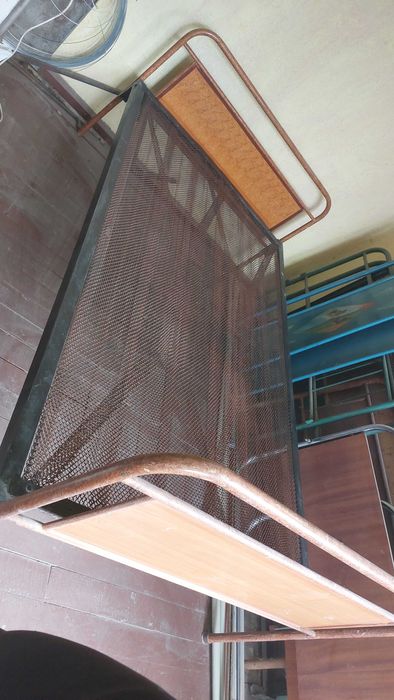 Ретро желязно легло