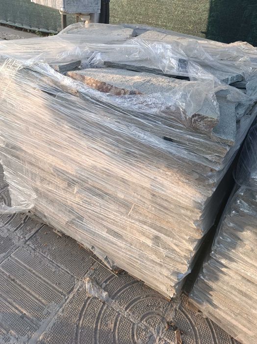 Гръцки гнайс необрязан