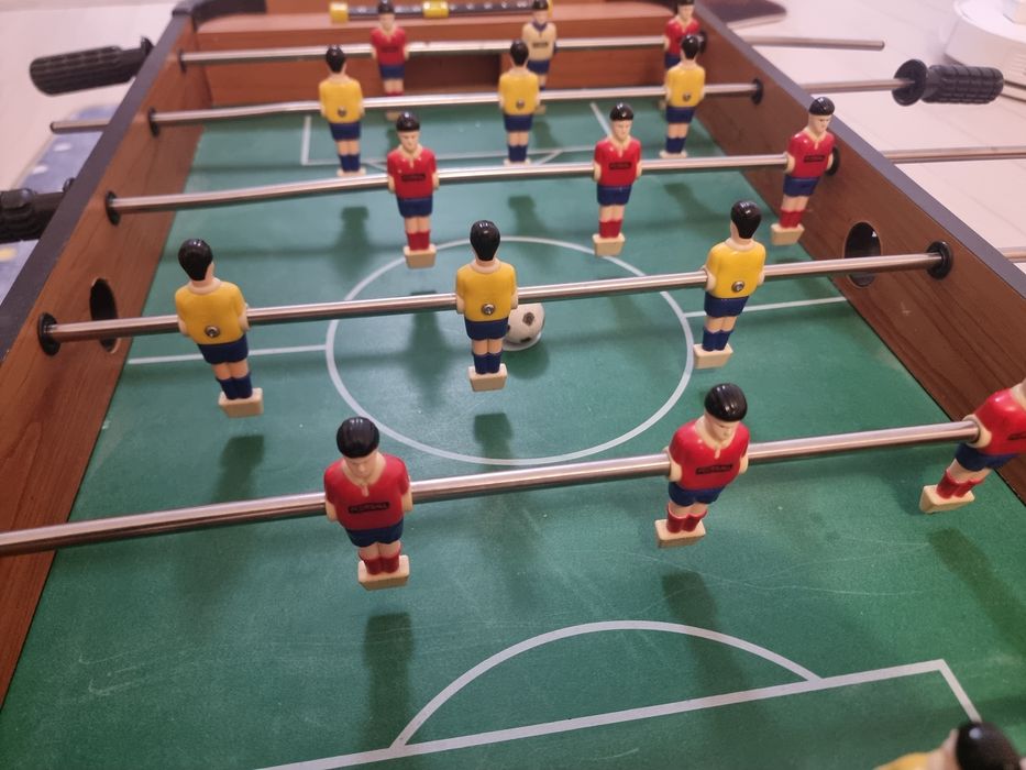 Fotbal de masa cu 18 jucatori