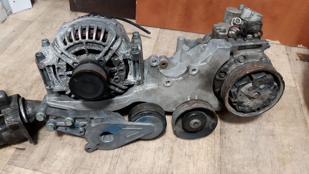 Продам генератор на audi a4