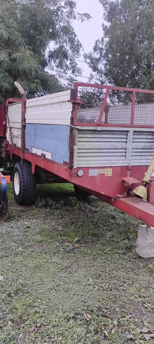 Remorcă de împrăștiat gunoi Testore SP60RM