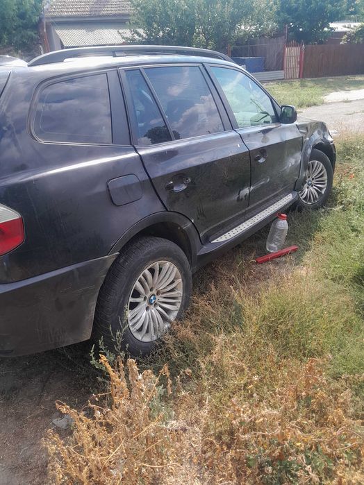 Vând bmw x3 e83 2006 cu toate actele în regula sunt proprietarul mașina a fost implicata într-un accident rutier