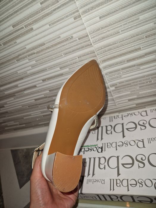 Белые туфли б/у .