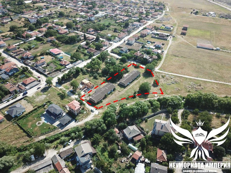 Продавам 2бр. сгради с 700РЗП и парцел 4200РЗП в с.Скутаре, общ.Марица