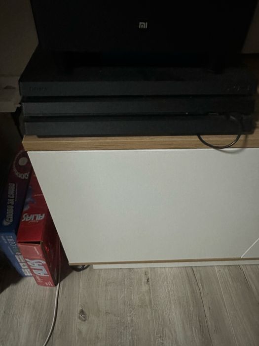 Ps 4 pro в отличном состояние