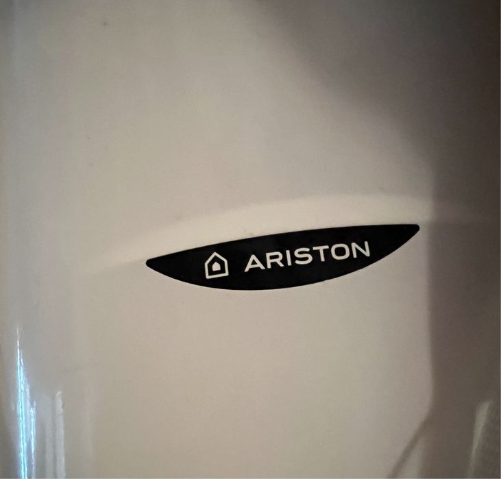 Продам Аристон на запчасти!