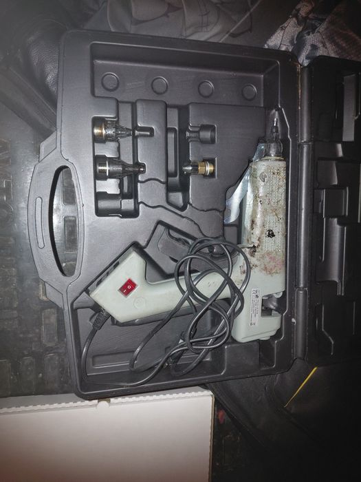 Термоклеевой пистолет