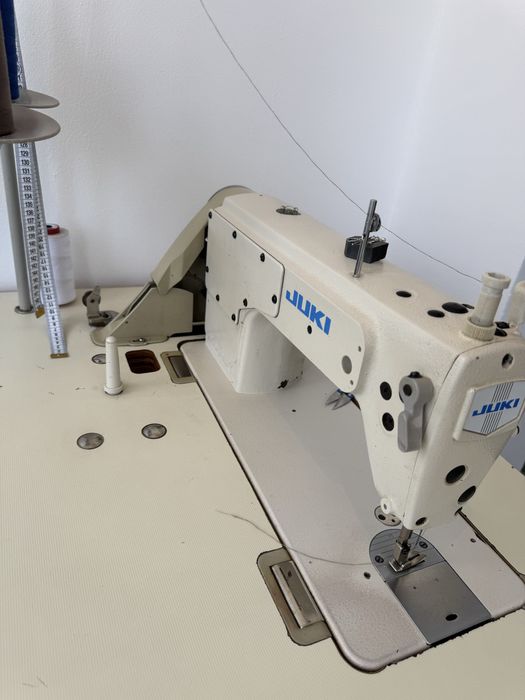 Masina de cusut industriala Juki 8300N