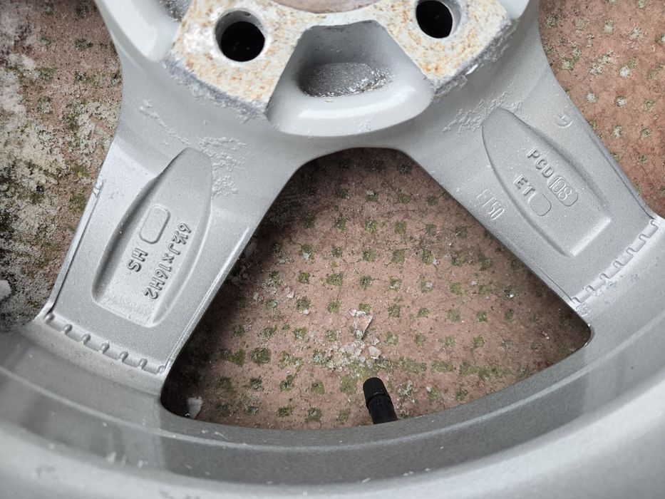 215 65 R 16 jante cu cauciucuri de iarna DOT 2023 ~ 5 x 108 ET 50 KUGA