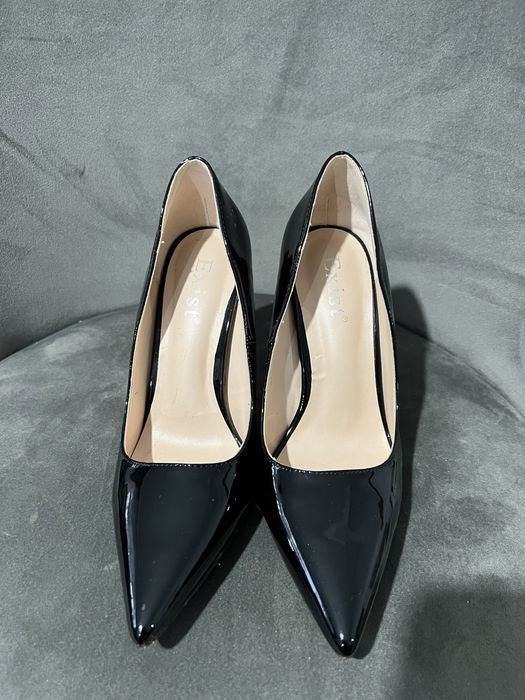 Pantofi Stiletto negrii ca noi