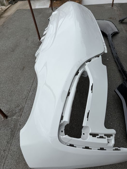 BMW i3 / BMW i3s предна броня в комплект с мигачи