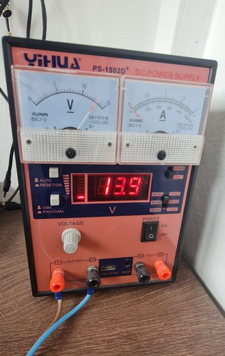 Sursa de tensiune Yihua 1502D+ 15V 2A