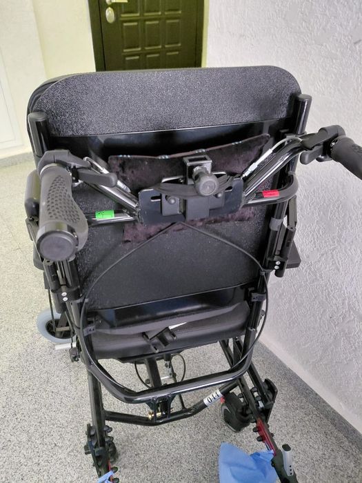 Продам инвалидную коляску