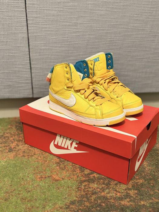 Nike Air Troupe Mid Galbeni