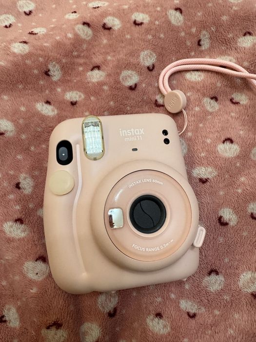 продам Instax mini11