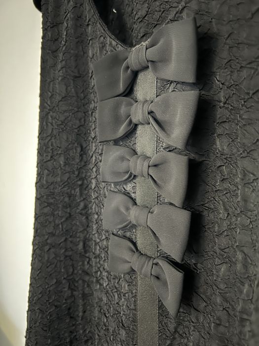 Rochie neagră de la Niss cu funduțe