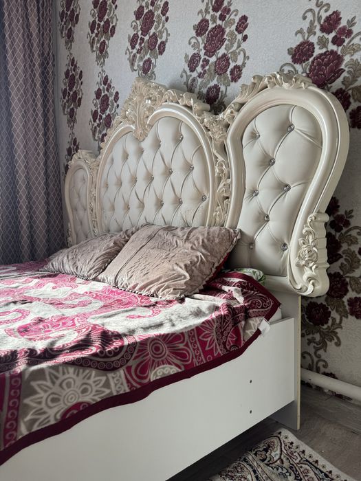 Спальный кровать.