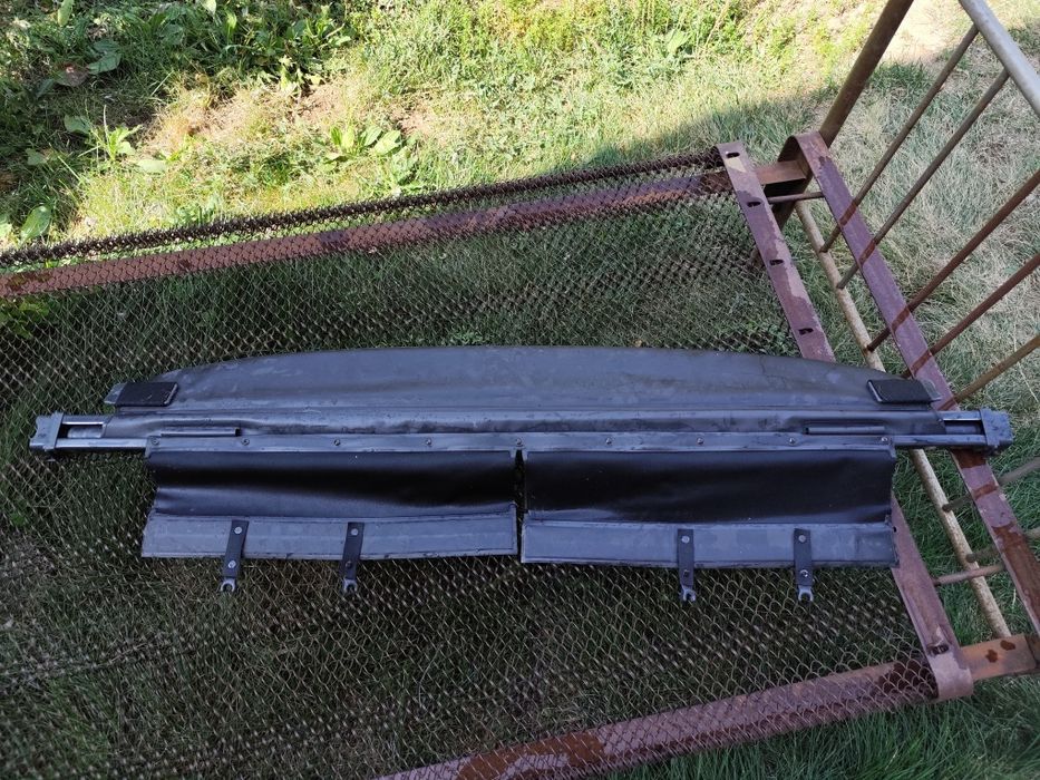 Продам шторку в багажник.