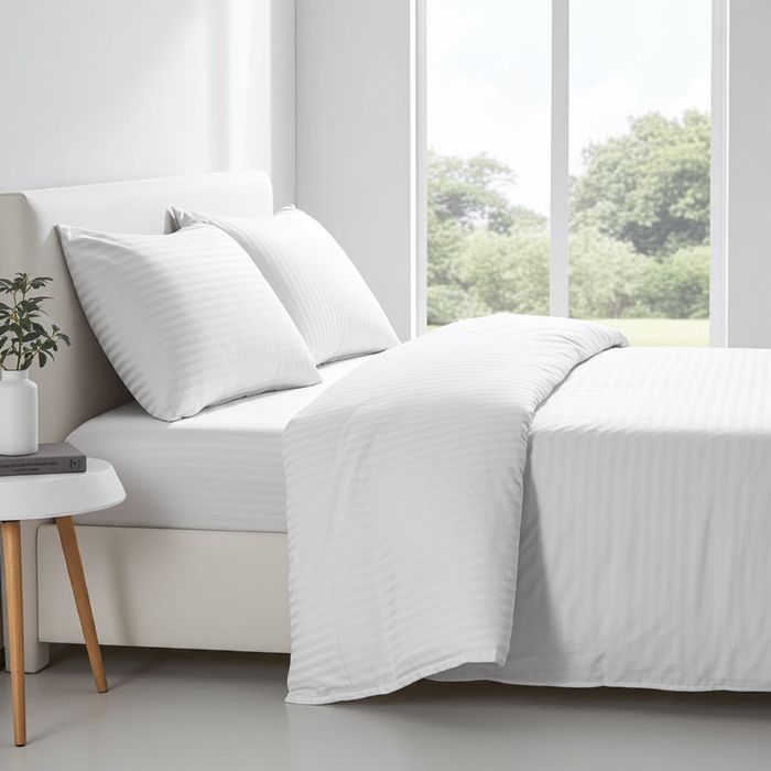 Lenjerie Damasc Suedia Dx013, Damasc, 4 Piese, Cu Elastic, Alb