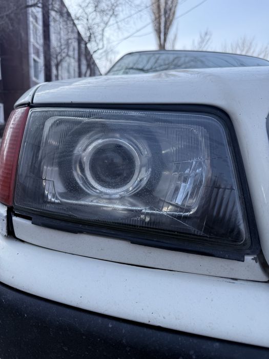 Фара для машина передный