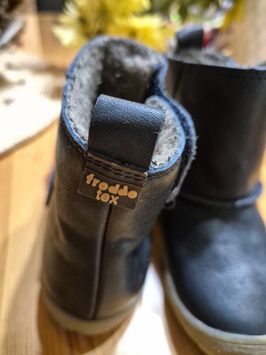 Ghete/cizmulițe copii Froddo mărimea 20

Vând ghete pentru copil, m