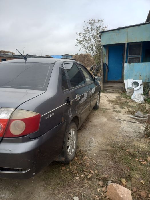 Продам срочна машину