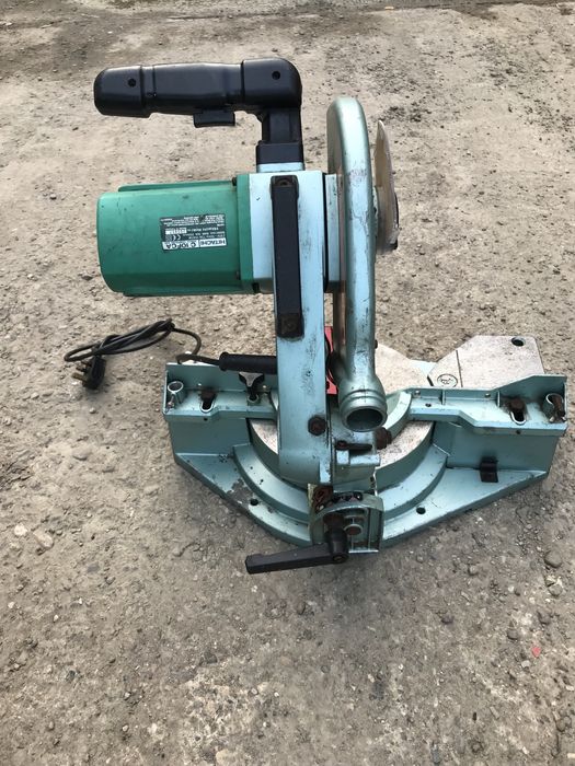 Fierastrau Circular Unghiular Hitachi C 10FCA 1640w