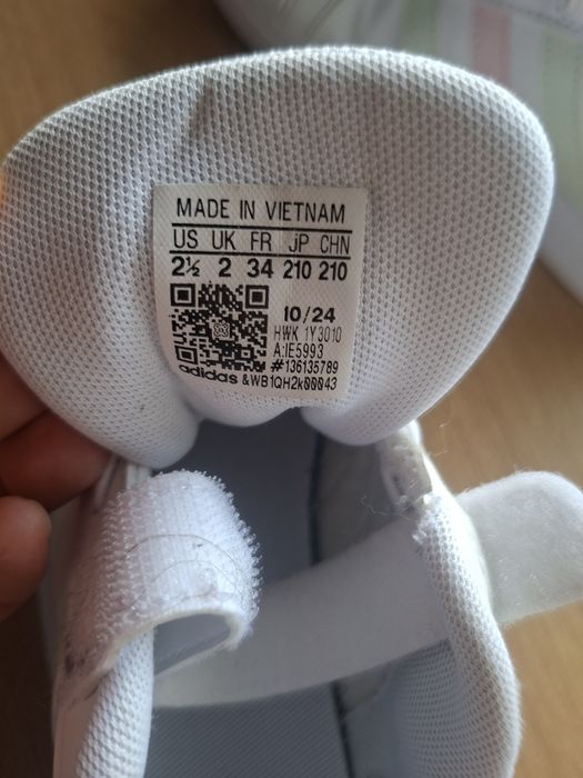 Маратонки  adidas