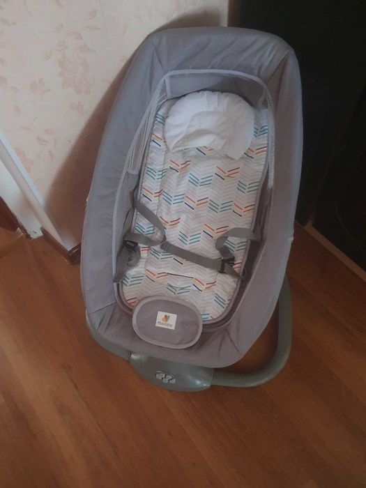 Продам кресло-качалку детскую