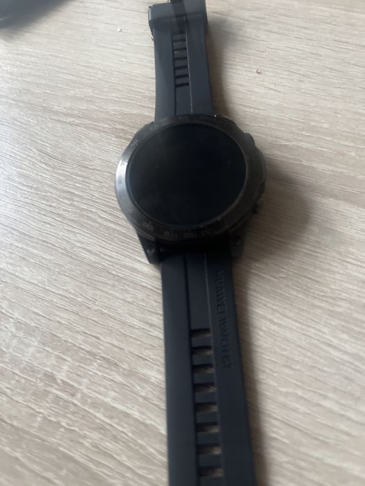 Продам смарт часы Hwawei Wacth GT