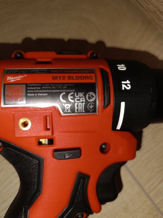 Milwaukee комплект Винтоверти M12  Чисто Нови