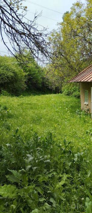 Бўстонлиқ тумани Амирсойда уй сотилади.