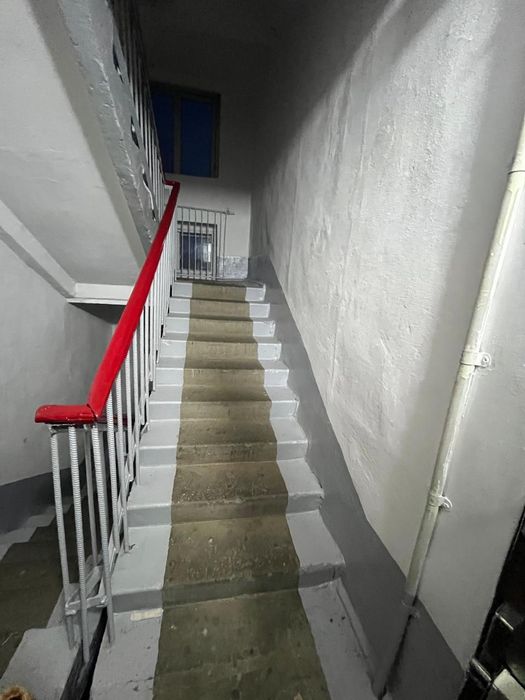 Продам 2 Ком квартиру в центре города