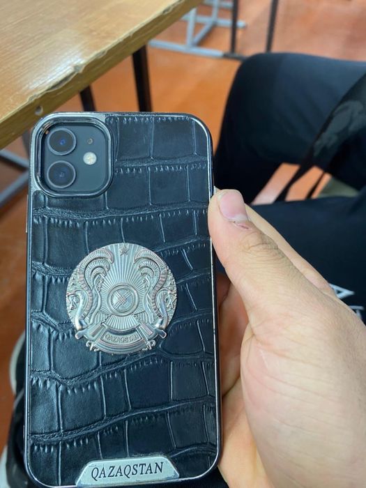 Айфон 11 с коробкой