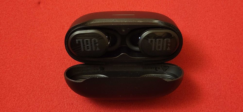 JBL Endurance Race In-ear Bluetooth Handsfree Căști cu Rezistență la Transpirație și Carcasă de Încărcare Negru