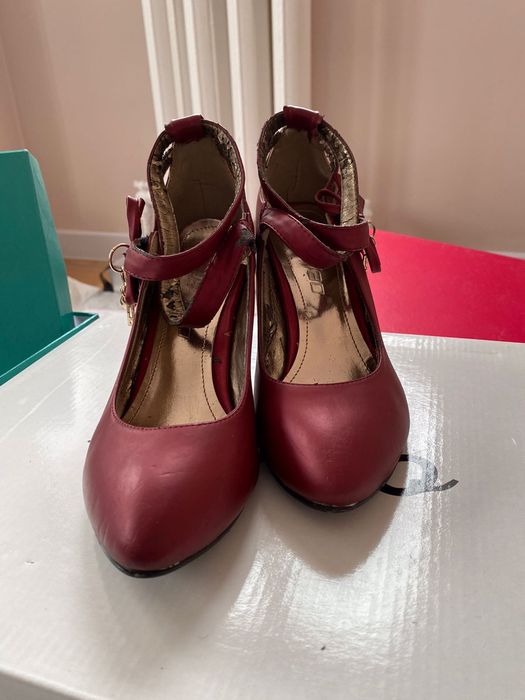 Продам женскую обувь