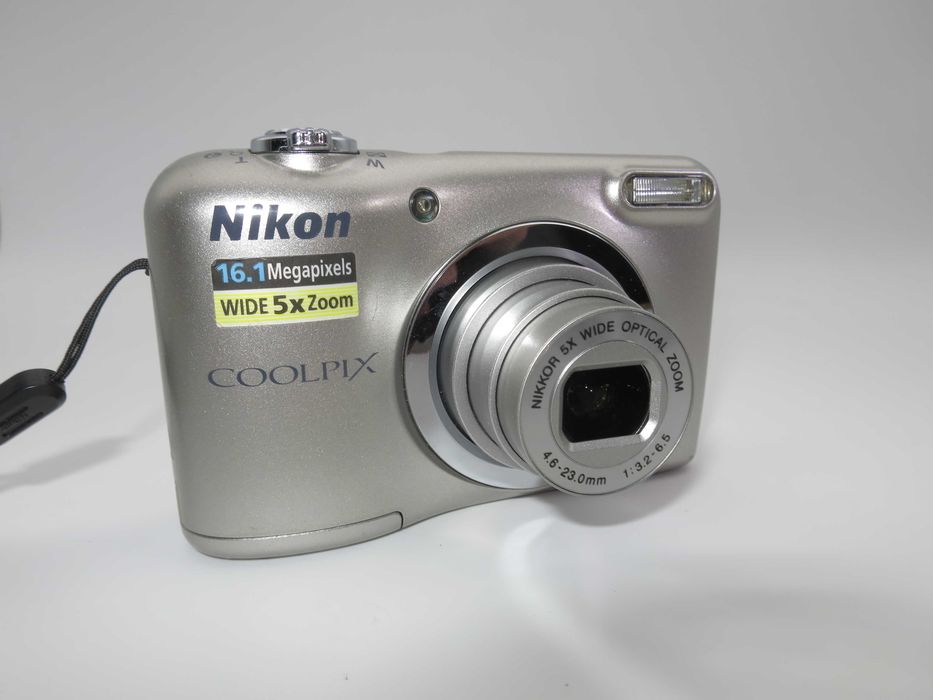 Nikon Coolpix A10 ултра компактен цифров фотоапарат подобен на L25 и L29 дигитална камера в отлично състояние, тествана и работи перфектно