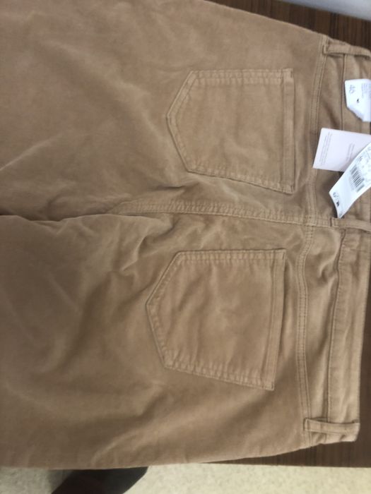 кадифени джинси марка манго