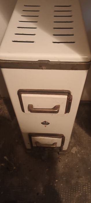 Cuptor încălzire captusita cu cărămidă samota pe lemne sau gaz.