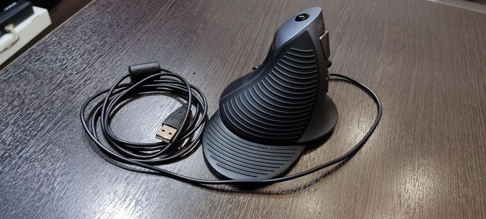 Продам проводную игровую мышь