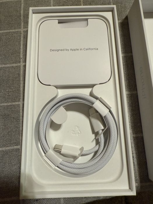 Телефон Apple Iphone 15