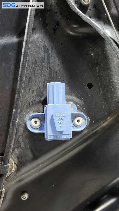 Macara Electrica Dreapta Fata Volkswagen Passat B6 2005 - 2010 Cod 3C1837756F [L7367]