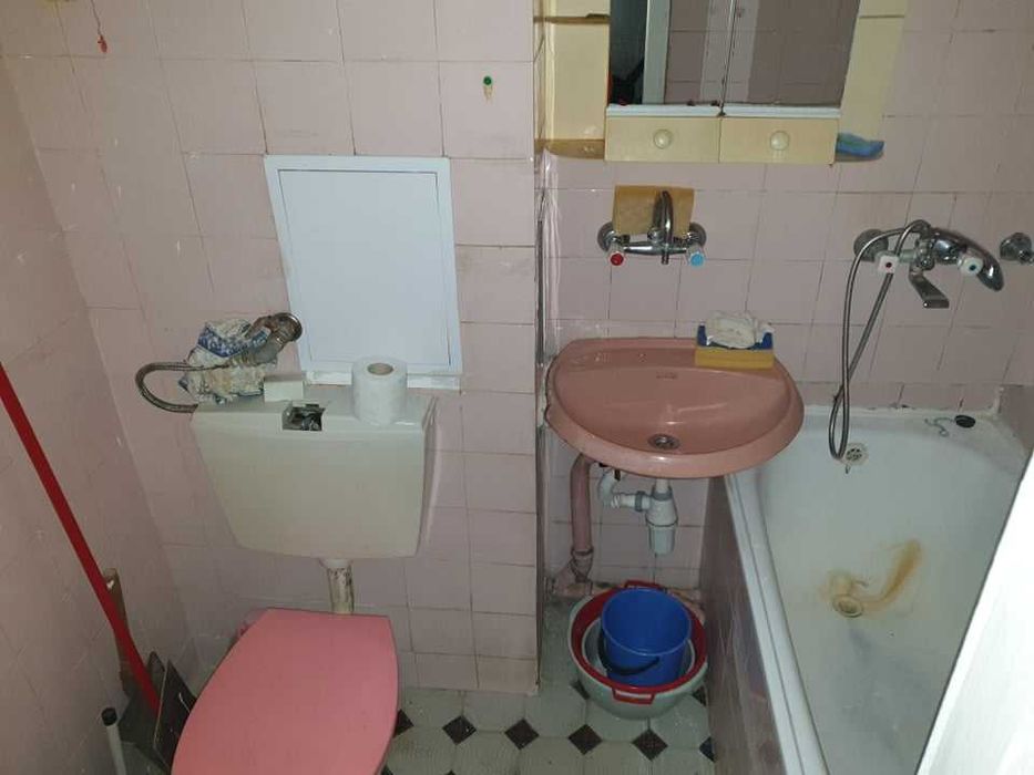 Дава се под наем Двустаен апартамент в Бургас, Славейков - 64 кв.м за 178.5 € - Снимка #2