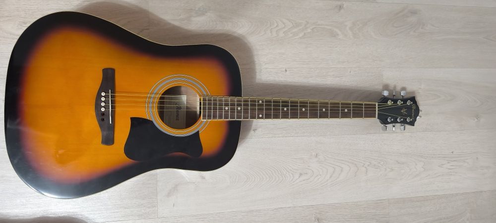 Chitara acustica 6 corzi