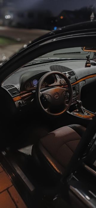 Vând Mercedes W211 2.2cdi