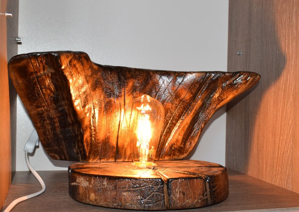 Lampa handmade din lemn