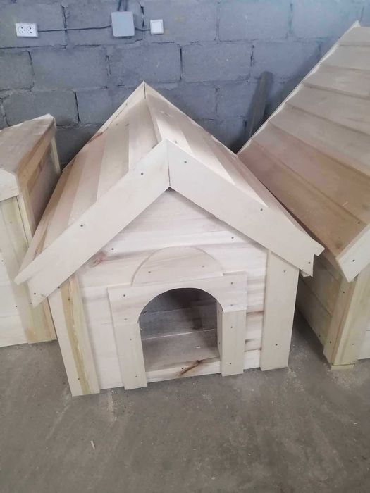 собачьи  будки в ассортименте: утепленные и простые