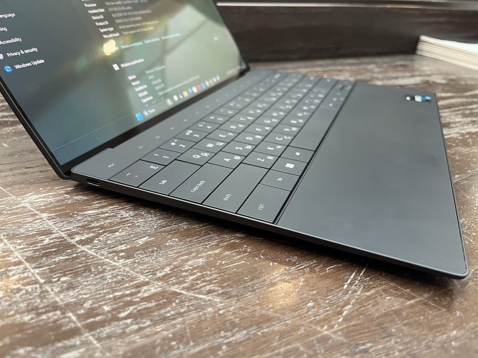 Dell XPS 9320 OLED_32gb_1Tb_i7-1360p
