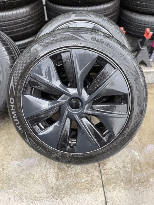 Tesla Model Y Dual motor 4wd