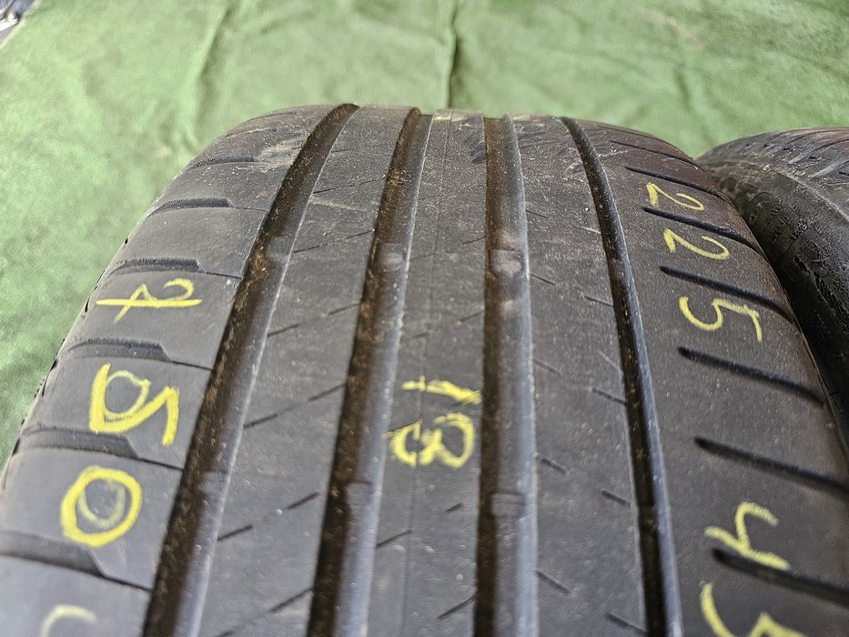 225 45 17 vara bridgestone